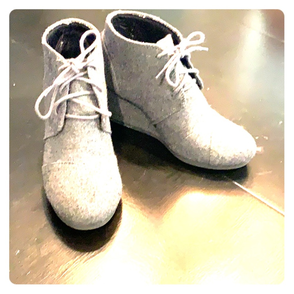 Flannel gray booties
